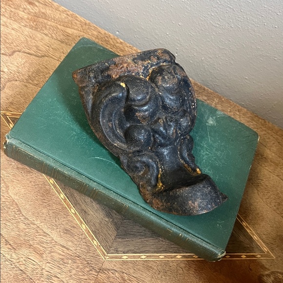 Other - Vintage cast iron clawfoot from bathtub
